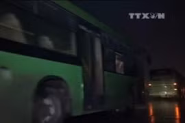 [Video] Lực lượng nổi dậy Syria sơ tán khỏi thành phố Aleppo