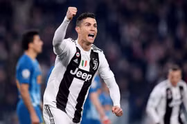 Ronaldo tỏa sáng với cú hat-trick.