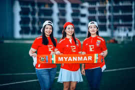 Các nữ cổ động viên xinh đẹp của Myanmar. (Nguồn: MMF)