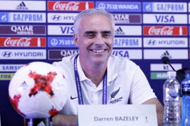 HLV U20 New Zealand Darren Bazelley tại buổi họp báo. (Ảnh: Đức Lộc/TTXVN)