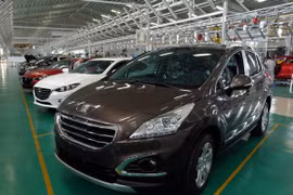 Xe ôtô thành phẩm tại Khu phức hợp sản xuất và lắp ráp ôtô Chu Lai-Trường Hải (Quảng Nam). (Ảnh: Đỗ Trưởng/TTXVN)
