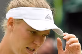 Caroline Wozniacki dừng bước tại vòng 2 Wimbledon 2018. (Nguồn: Reuters)