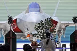 Nhật Bản ra mắt máy bay F-35. (Nguồn: asia.nikkei.com)