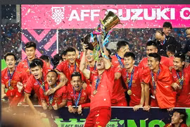 Đội tuyển Việt Nam có nhiệm vụ bảo vệ chức vô địch AFF Cup. (Ảnh: TTXVN) 