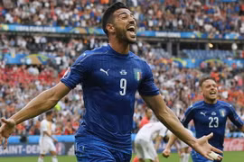 Pelle ấn định chiến thắng cho Italy. (Nguồn: Getty Images)