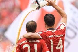 Lahm và Alonso đã chính thức giã từ sự nghiệp. (Nguồn: Getty Images)