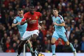 Paul Pogba lại mờ nhạt trong trận gặp Burnley. (Nguồn: Getty Images)