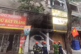 Hải Phòng: Cháy tại số 144 Văn Cao, vẫn đang tìm kiếm người mắc kẹt