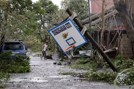 Siêu bão Mangkhut gây thiệt hại ở Hong Kong.(Nguồn: CNN)