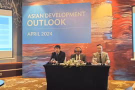 ADB giữ nguyên dự báo mức tăng trưởng 6%. (Ảnh: PV/Vietnam+)