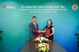 VPBank sẽ đồng hành cùng Câu lạc bộ Bóng đá Công an Hà Nội phát triển các tài năng bóng đá trẻ của CLB trong giai đoạn 2024-2027. (Ảnh: Vietnam+)
