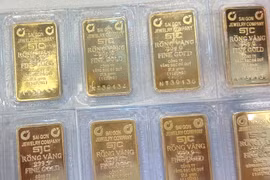 Lực giảm vẫn rất mạnh tới 3,5 triệu đồng, SJC chìm nghỉm về đáy gần 40 ngày. (Ảnh: Vietnam+)