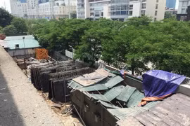 Hiện trường vụ tại nạn đứt cẩu tháp. (Ảnh: Nguyễn Thắng/TTXVN)
