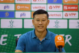 Huấn luyện viên Thạch Bảo Khanh hài lòng với chiến thắng, song khẳng định vẫn còn quá sớm để Viettel nghĩ đến các danh hiệu ở mùa giải năm nay. (Ảnh: Hoài Nam/Vietnam+)