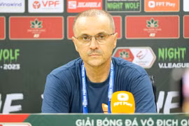 Huấn luyện viên Bandovic cho biết Câu lạc bộ Hà Nội sẽ cố gắng duy trì phong độ thi đấu ổn định để hướng tới chức vô địch V-League vào cuối mùa. (Ảnh: Việt Anh/Vietnam+)
