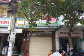 Bị điện giật khi lắp đặt bảng hiệu, 1 người chết, 5 người bị thương 
