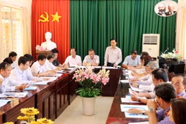 Chủ tịch Ủy ban Nhân dân tỉnh Sóc Trăng Trần Văn Lâu phát biểu chỉ đạo tại Cơ sở cai nghiện ma túy sau khi kiểm tra khảo sát. (Ảnh: Trung Hiếu/TTXVN)