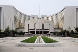 Trụ sở Ngân hàng Nhân dân Trung Quốc (PBoC) tại Bắc Kinh. (Ảnh: AFP/TTXVN)