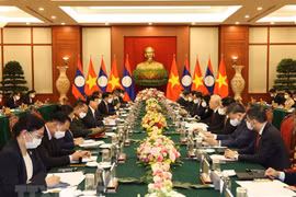 Tổng Bí thư Nguyễn Phú Trọng hội đàm với Tổng Bí thư, Chủ tịch nước Lào Thongloun Sisoulith. (Ảnh: Trí Dũng/TTXVN)