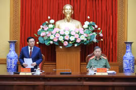 Giáo sư-tiến sỹ Nguyễn Xuân Thắng, Ủy viên Bộ Chính trị, Giám đốc Học viện Chính trị quốc gia Hồ Chí Minh, Chủ tịch Hội đồng Lý luận Trung ương phát biểu tại buổi làm việc. (Ảnh: Minh Đức/TTXVN)