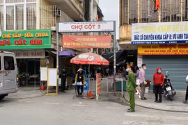 Phong tỏa và đình chỉ hoạt động tạm thời chợ Cột 3 (phường Hồng Hải). (Nguồn: Cổng thông tin điện tử thành phố Hạ Long)