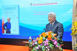 Ông Phạm Thế Duyệt phát biểu tại lễ giới thiệu sách. (Ảnh: Minh Đức/TTXVN)