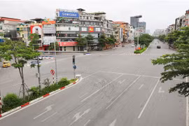 Một tuyến đường vắng vẻ ở Hà Nội trong ngày 2/9. (Ảnh: Thanh Tùng/TTXVN)