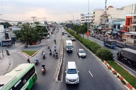 Quốc lộ 22 là một trong những lộ trình được Tổng cục Đường bộ Việt Nam hướng dẫn lưu thông trong thời gian Thành phố Hồ Chí Minh thực hiện Chỉ thị 16. (Ảnh: Tiến Lực/TTXVN)