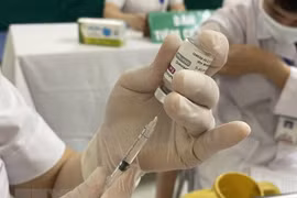 [Video] Lý do Việt Nam chưa tiêm vaccine ngừa COVID-19 cho trẻ em