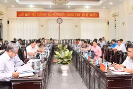 Một phiên họp của Ủy ban Bầu cử tỉnh Bến Tre. (Nguồn: Báo Đồng Khởi)