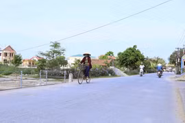 Một tuyến đường giao thông nông thôn. (Nguồn: TTXVN)