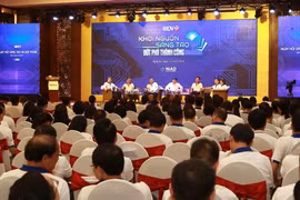 Những cuộc đối thoại mở giữa Ban lãnh đạo và các nhà “sáng tạo trẻ” tạo điều kiện thúc đẩy hoạt động nghiên cứu khoa học, sáng tạo ý tưởng tại BIDV. (Ảnh: CTV)
