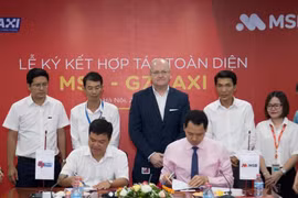 Lãnh đạo hai bên tham gia ký kết. (Ảnh: CTV)