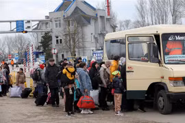 Ukraine thông báo sẽ mở lại hành lang nhân đạo để sơ tán dân