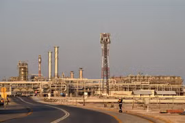 OPEC+ giữ nguyên chiến lược khai thác bất chấp giá dầu tăng 