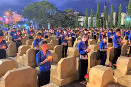 Tuổi trẻ cả nước thắp nến tri ân các anh hùng, liệt sỹ