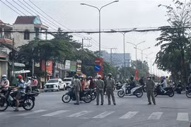 Bình Dương: Rò rỉ amoniac ở nơi sản xuất đá, nhiều người phải sơ tán