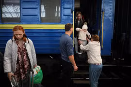 Ukraine lên kế hoạch sơ tán người dân qua 7 hành lang nhân đạo