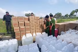 An Giang, Bình Phước bắt nhiều đối tượng vận chuyển hàng trái phép