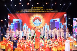 Chương trình nghệ thuật tại Lễ kỷ niệm. (Ảnh: Hoàng Ngà/TTXVN)