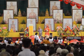 Giáo sư Vũ Khiêu tham dự đại lễ. (Ảnh: CTV)