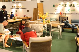 Sản phẩm gỗ Việt Nam gây ấn tượng tại triển lãm nội thất lớn nhất Anh