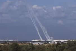 Israel sơ tán tất cả công dân sống ở các thị trấn gần Dải Gaza