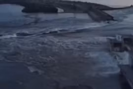 Ukraine: Vỡ đập thủy điện Kakhovka, nhiều người dân phải sơ tán