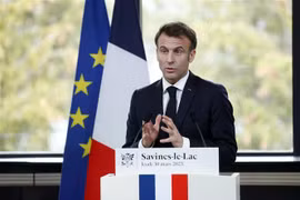 Tổng thống Emmanuel Macron đã ký ban hành luật hưu trí sửa đổi