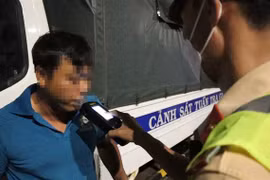 Khởi tố đối tượng say rượu có hành vi chống người thi hành công vụ