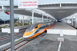 Tàu cao tốc đầu tiên của Indonesia đạt tốc độ chạy thử 300km một giờ