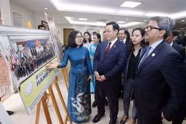 Khai trương trưng bày ảnh 50 năm quan hệ Việt Nam-Bangladesh