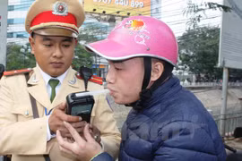 Nhậu say vẫn lái xe là thói quen đang hình thành trong dân 
