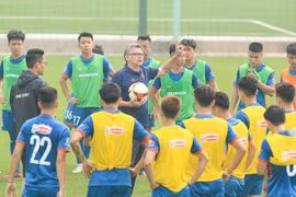 Giải quốc tế U23 Doha Cup 2023 sẽ chứng kiến lần đầu tiên huấn luyện viên Philippe Troussier chỉ đạo U23 Việt Nam. (Ảnh: VFF) 